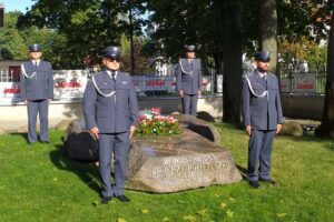 „Solidarność” Służby Więziennej przy grobie Księdza Jerzego