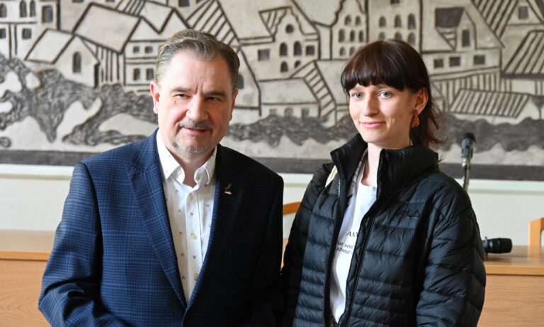 Laureaci #konkursu historycznego „Solidarni” i #zwycięzcy gry ulicznej Tropami Solidarności odwiedzili #siedzibę Komisji Krajowej NSZZ „Solidarność”