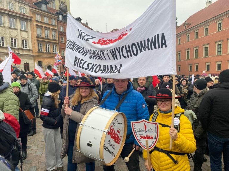 #PROTEST 👍Tak dla edukacji. Nie dla deprawacji!👎