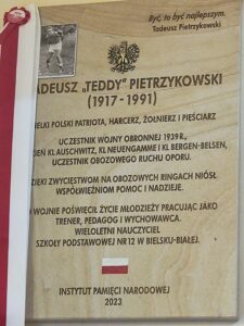 Odsłonięcie tablicy pamiątkowej – Tadeuszowi „Teddy” Pietrzykowskiemu