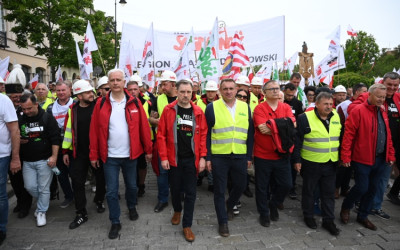 Tysiące ludzi protestują w stolicy przeciwko Zielonemu Ładowi