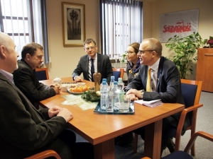 Aby szwedzkie firmy stosowały w Polsce szwedzkie standardy