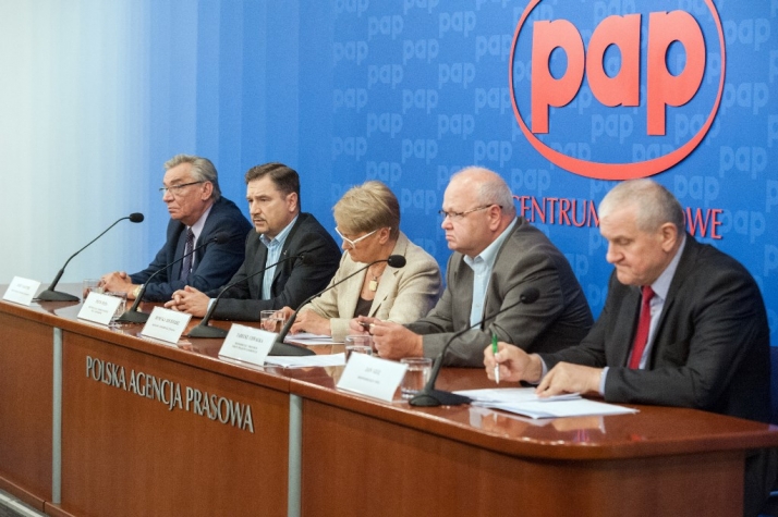 Przełomowe porozumienie związkowców i pracodawców