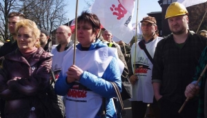 Pikieta przed Hutą Pokój