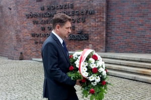 &quot;Państwowe obchody stają sie karykaturalne&quot;