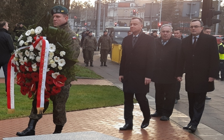 Szczecin: Złożono hołd ofiarom Grudnia’70 z prezydentem Andrzejem Dudą