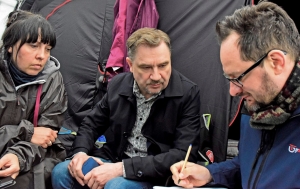 Pracownicy sądów i prokuratury protestując w miasteczku pokazują swoją determinację!